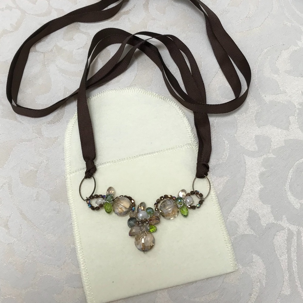 Gorgeous Artisan made Crystal Necklace - Picture 2 of 4